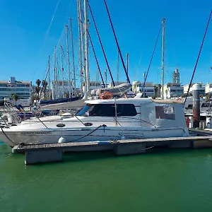  Botel Private Yacht, We Our Guests